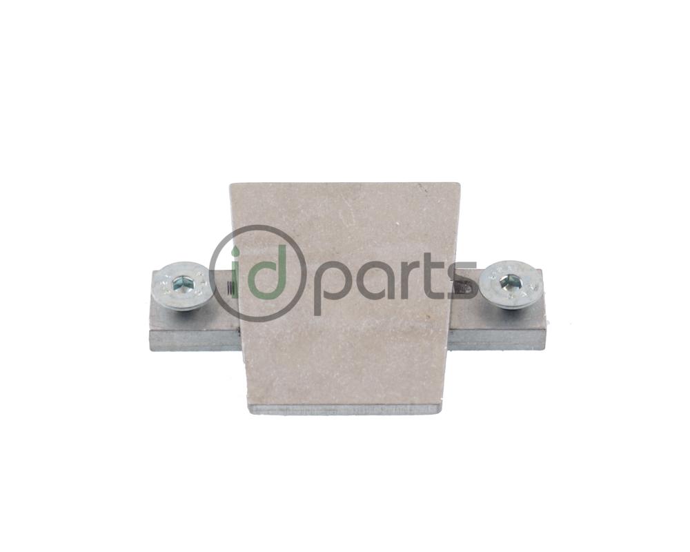 Skid Plate Oil DrainHole Cover (B5.5) Picture 1